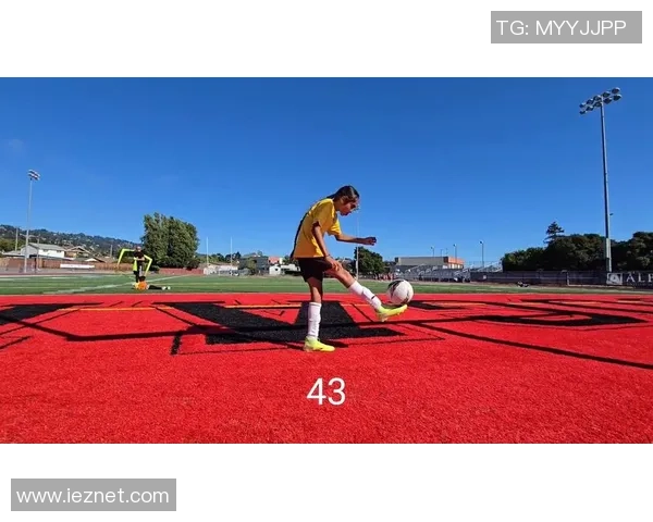 女足球爱好者必看足球明星推荐的时尚运动鞋款合集